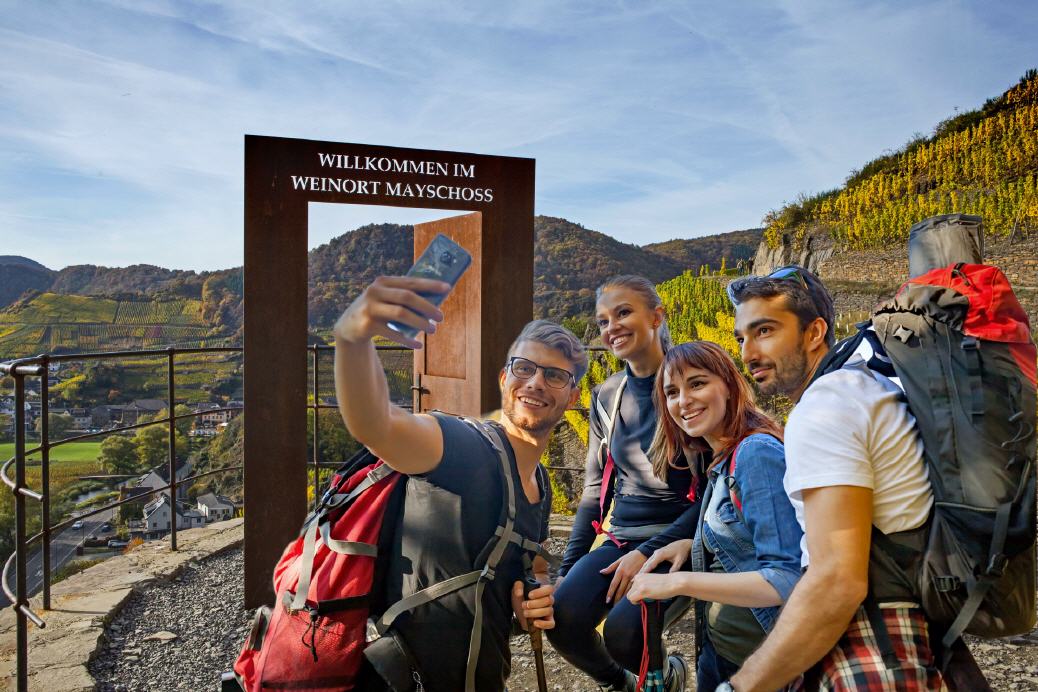 Wandergruppe oberhalb von Mayschoss