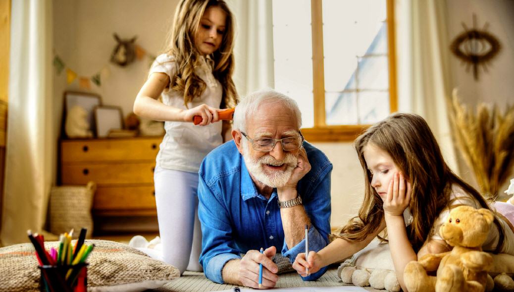 Mit Opa�s Hilfe l&auml;uft bei uns alles viel besser!