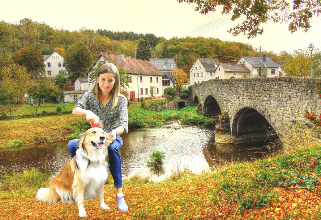 Fellpflege an der sch&ouml;nen Ahrbr&uuml;cke in Antweiler!