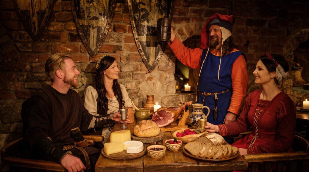 Im Mittelalter um 1400 auf der Wensburg: