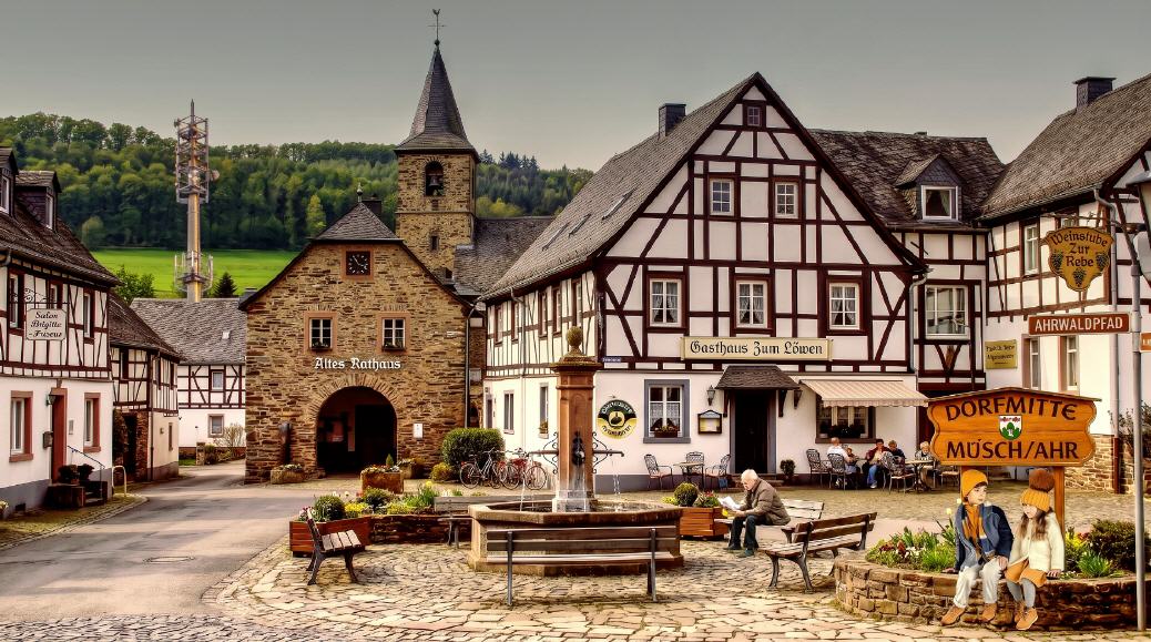 Webmaster:  Letzte Nacht hatte ich diesen Traum: