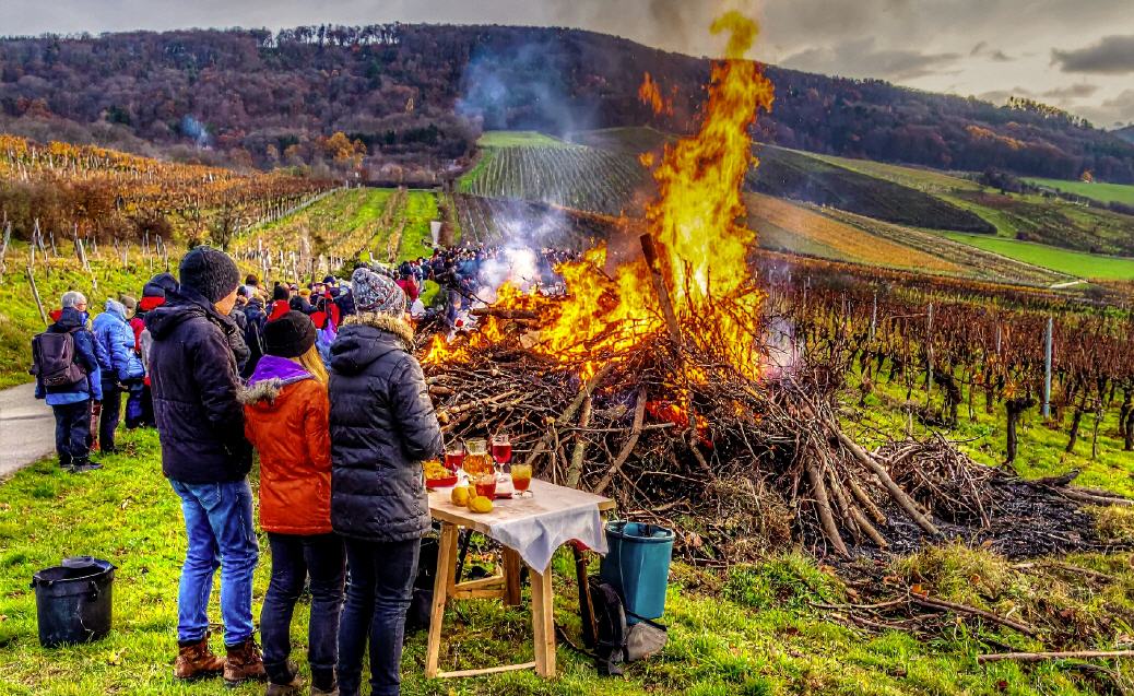 Neuenahrer Osterfeuer am 05.04.26 um 15.00 Uhr.