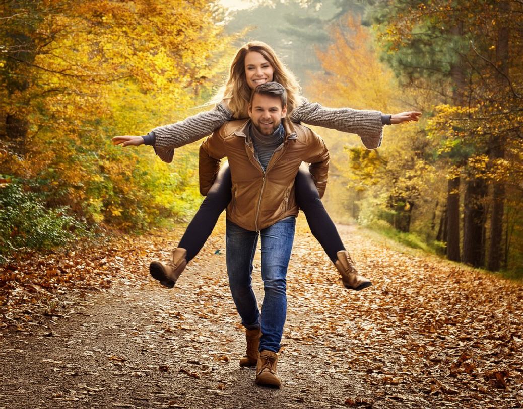 Sp&auml;therbstlicher Huckepack im Ahrgebirge.